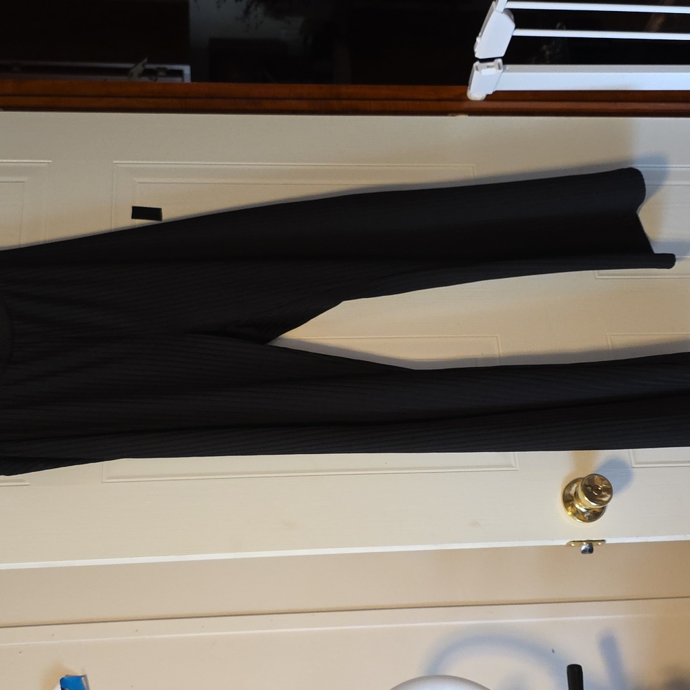 Black Women's Pants 44" From Waist To Bottom Of Leg.